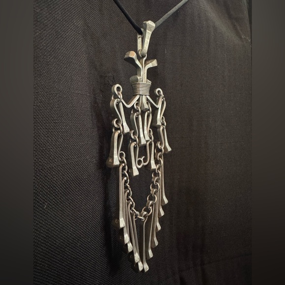 Horseshoe Nail Pendant Necklace Modernist Brutalist Goth Folk Art - Vintage - Picture 4 of 15